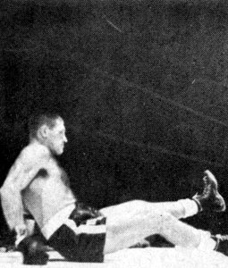TOM McNEELEY vs FLOYD PATTERSON - IMAGE #4